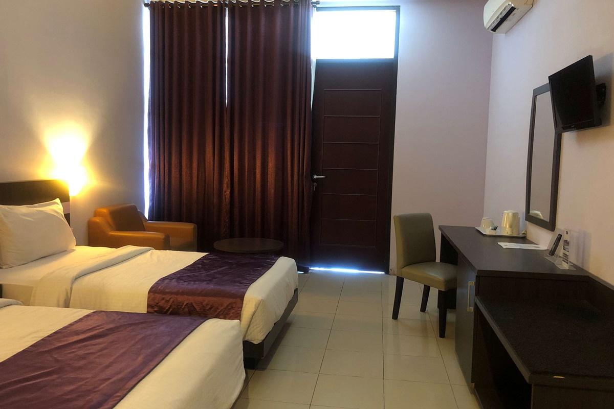 Kyriad Sadurengas Hotel Tanah Grogot Luaran gambar