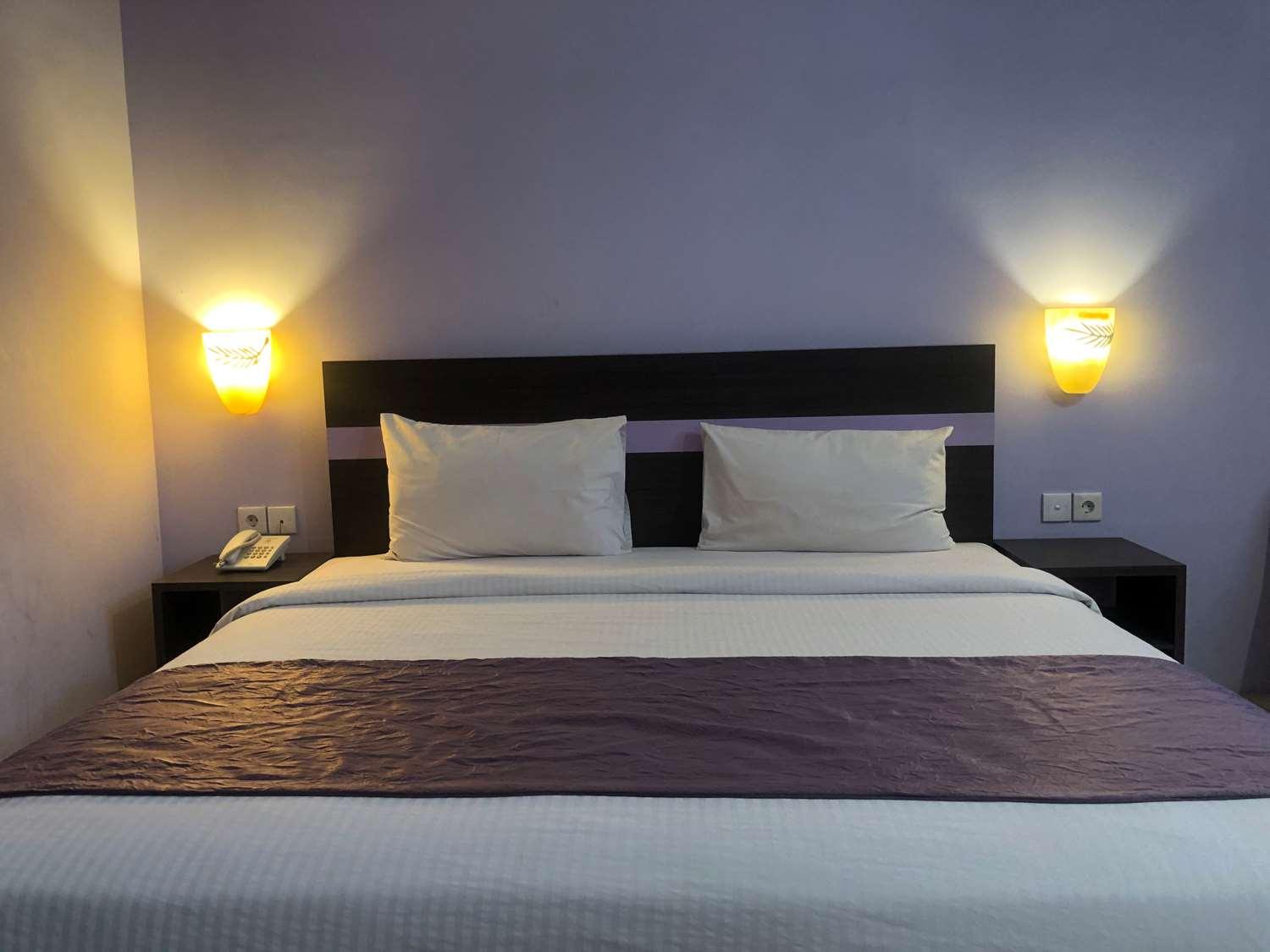 Kyriad Sadurengas Hotel Tanah Grogot Luaran gambar