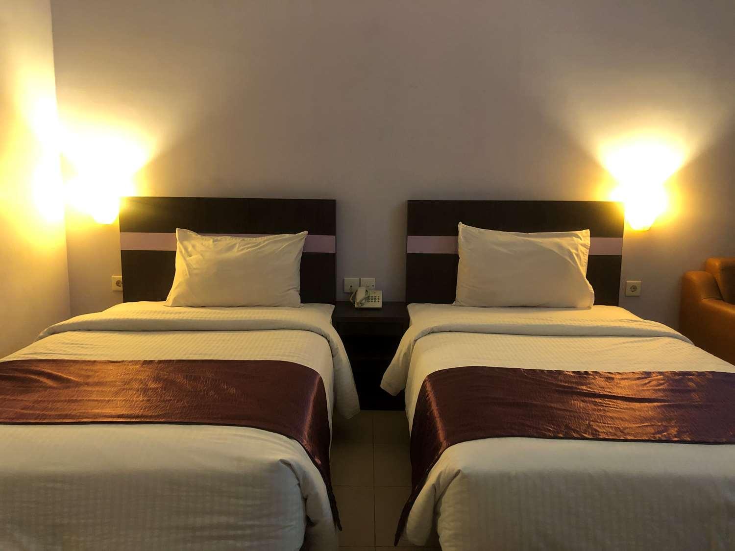 Kyriad Sadurengas Hotel Tanah Grogot Luaran gambar