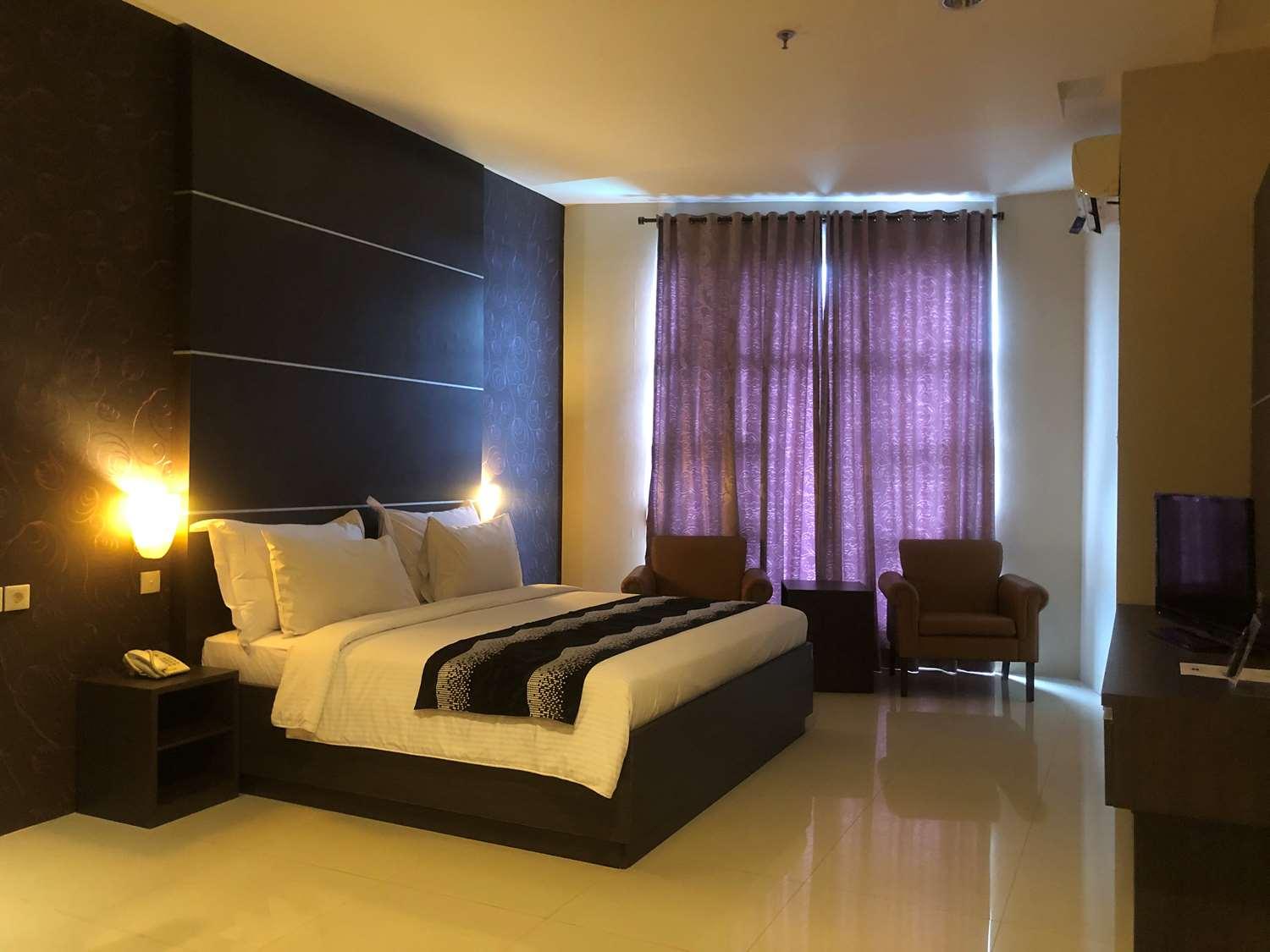 Kyriad Sadurengas Hotel Tanah Grogot Luaran gambar
