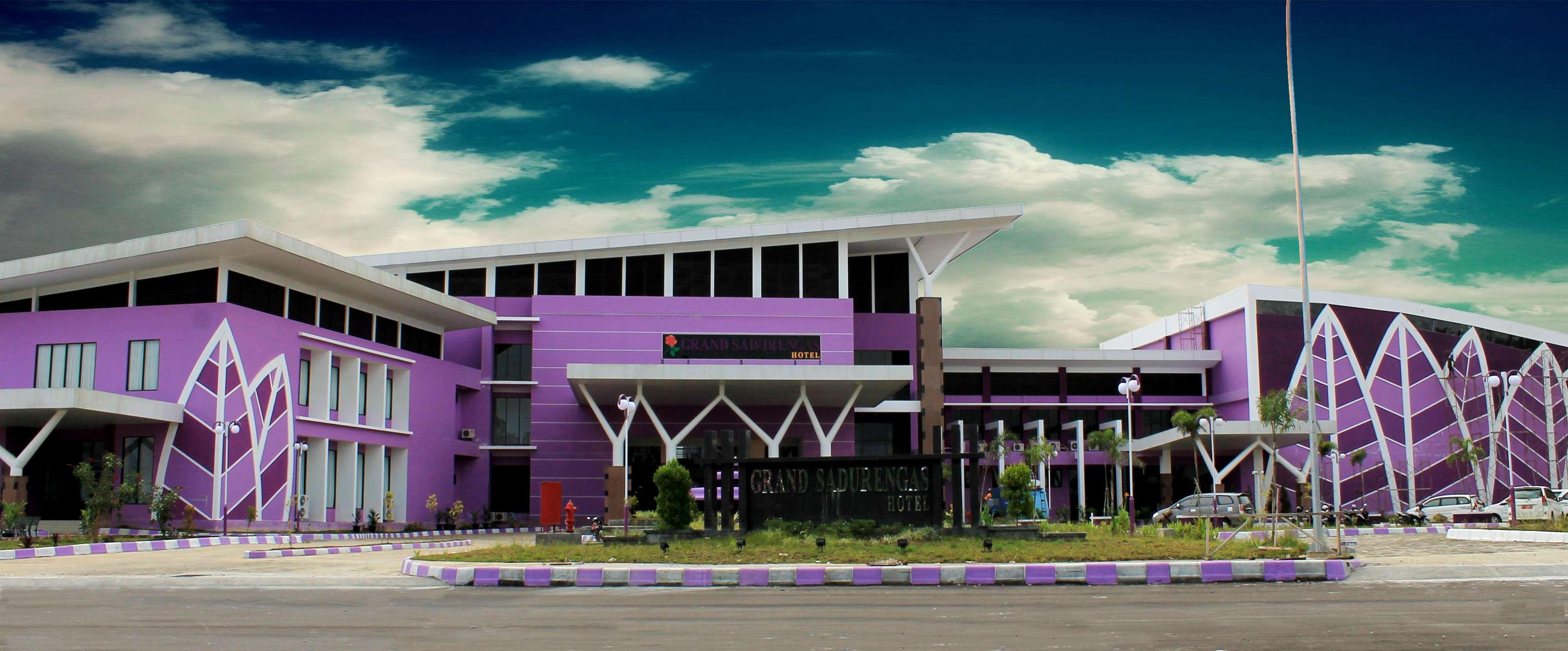 Kyriad Sadurengas Hotel Tanah Grogot Luaran gambar