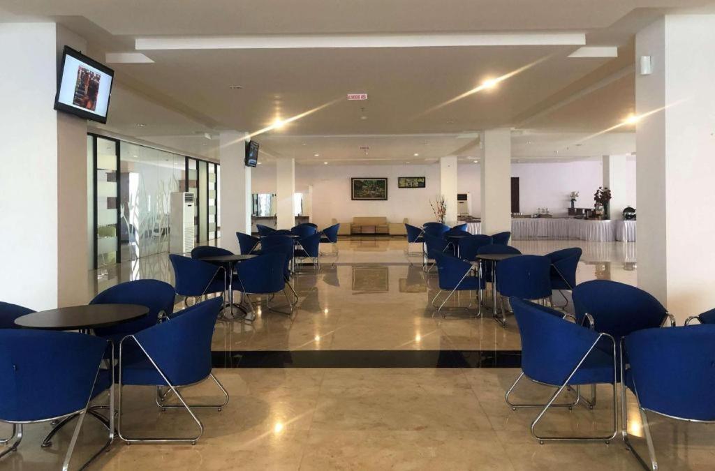 Kyriad Sadurengas Hotel Tanah Grogot Luaran gambar
