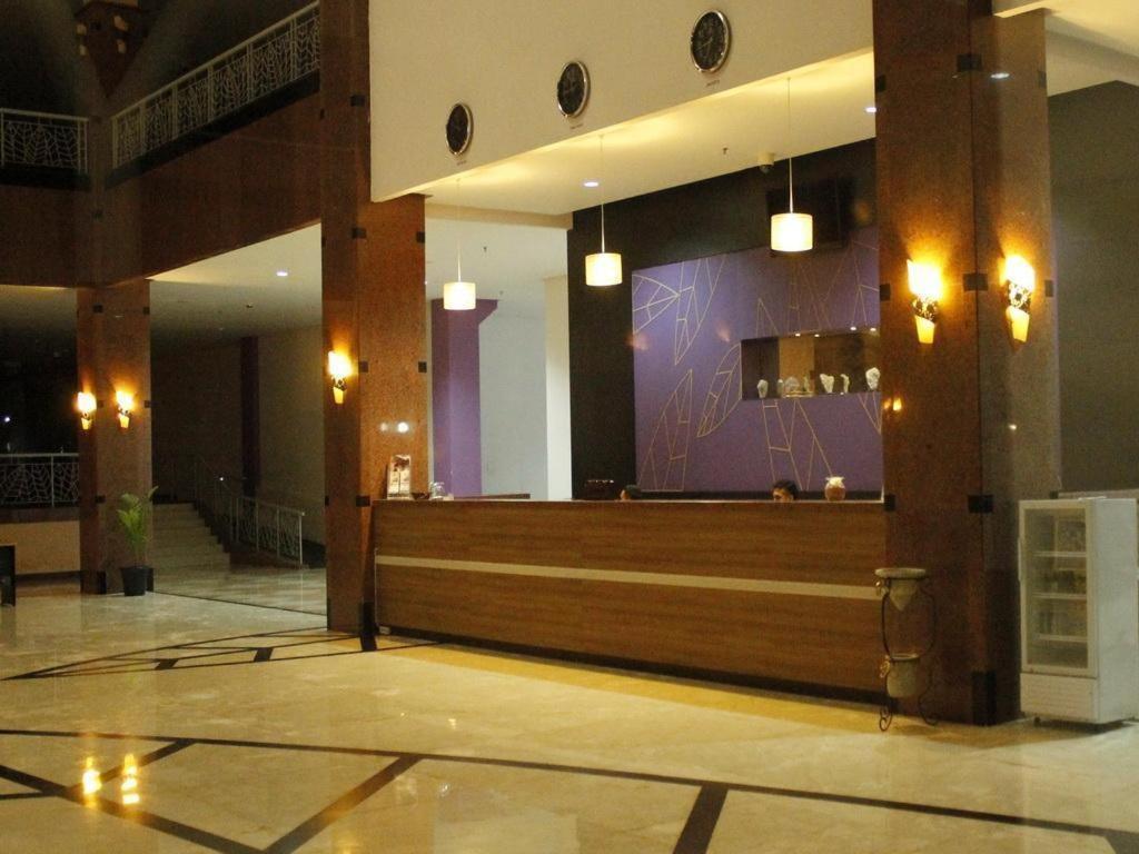 Kyriad Sadurengas Hotel Tanah Grogot Luaran gambar